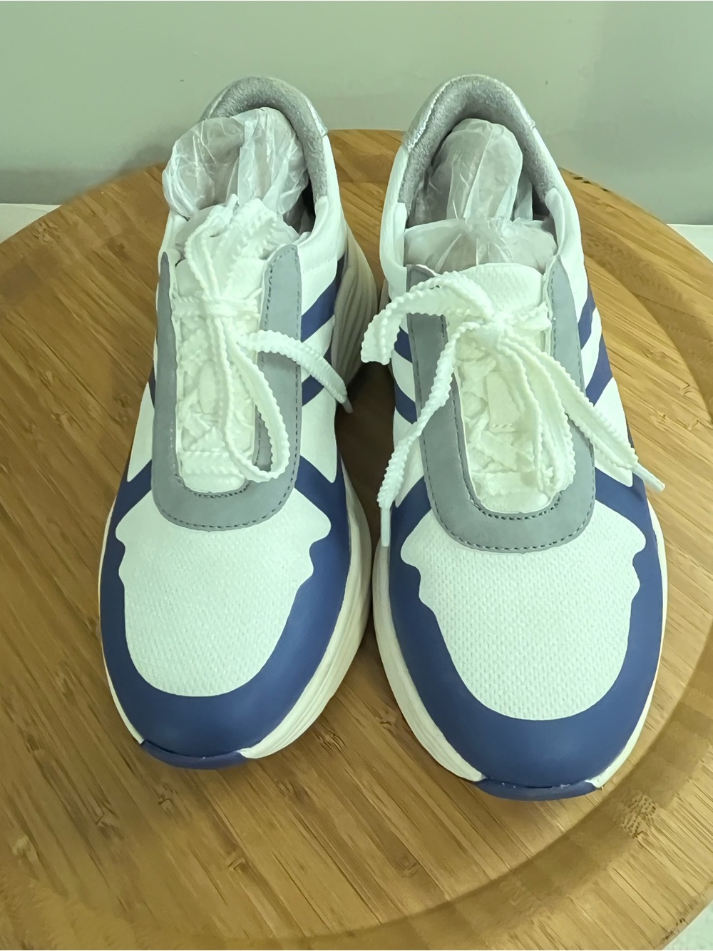 Lifestrides Bzees Air Step White and Blue Athletic Sneakers Size 7m New no Box